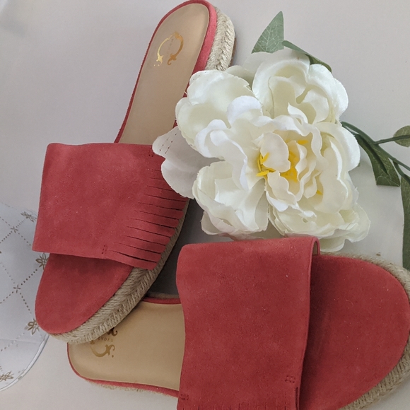 Sandals - Picture 2 of 4